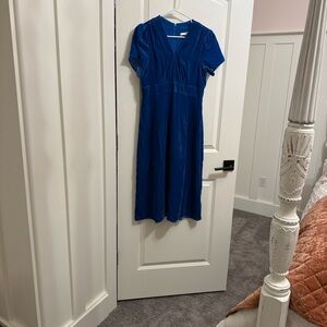 WAYF Blue Velvet Midi Dress | Short Sleeve | V-Neck | Hardly Worn